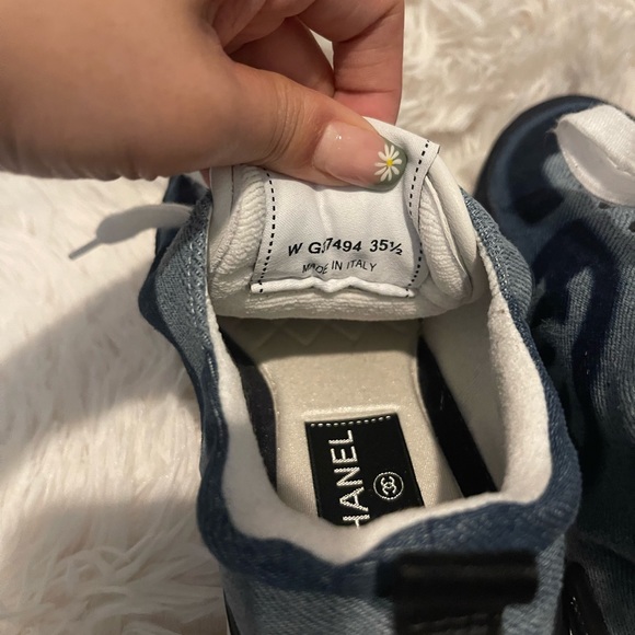 Chanel Sneakers in Denim - Picture 4 of 8